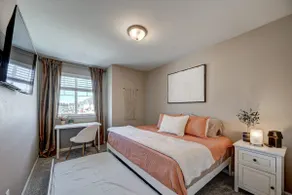 Luxury, comfortable escape w/King, 12 min from DIA - Image 5