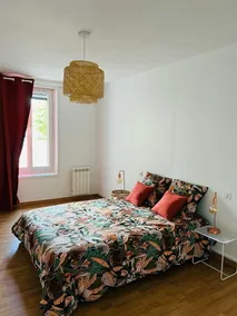 The space, 12 people - Image 5