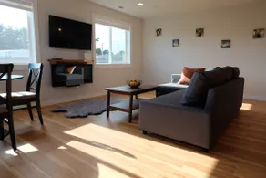 Modern Home, Centrally located! - Image 5