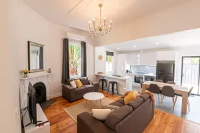 Newly renovated, Kennedy Cottage - close to CBD - Image 3