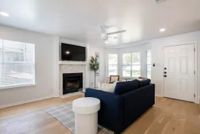 Riverside Home W Garage 5 min to DT and Airport - Image 5