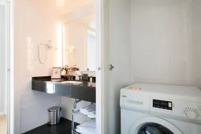 Lugaris Beach Apartments - Image 5