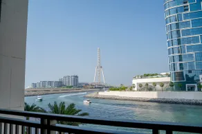 Stylish Marina View 1 Bedroom Apartment - Image 3