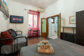 Magnificent Guest House-Centrale With Wi-Fi A/C Metro - Image 2