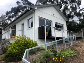 Guesthouse, river views, minutes from beach & city - Image 3