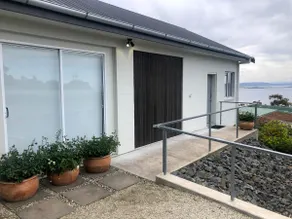 Guesthouse, river views, minutes from beach & city - Image 4