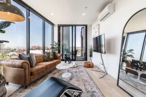 Hip Condo on Maribyrnong River ~ Cityscape Views! - Image 4
