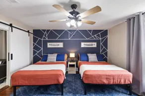 Travelers Suit: 2 Beds, Full Kitchen - Image 3
