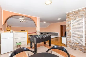 Villa with pool, sauna, jacuzzi and game room - Image 4