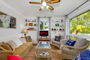 Waterfront Cottage, Wi-Fi | Netflix | Dog Friendly - Image 2