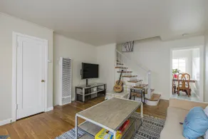 3 Bedroom 2 Bathroom House, Walkable to BART, Free Parking, Views - Image 2