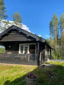 Charming log cabin with new year-round bathroom! - Image 2