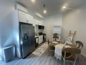 Modern Solana Beach Guest Suite - Image 4