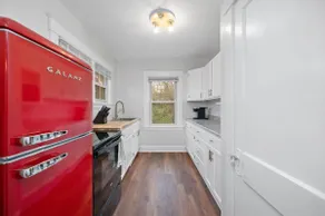 Cozy Midcentury 1 Bed Pet, 5 min OTR - Image 5