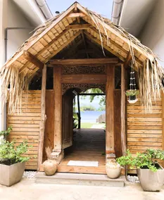 *Private beach, Tiarii air-conditioned bungalow - Image 4
