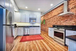 Stunning Downtown Northampton Loft Condo 2R - Image 2