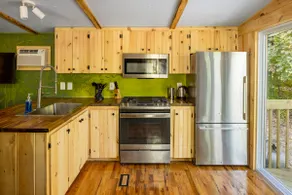 Evergreen Escape - Woodsy Artistic Retreat - Image 2