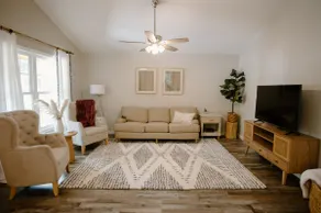 The Bungalow on Putney st - Image 5