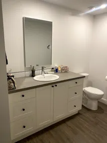 Adorable 1-Bedroom Suite. Lake Views, free parking - Image 4