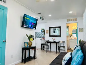 1bd/1bth beach home 1 min to beach/ pet friendlyC - Image 3
