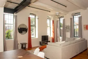 Spacious Modern Mill near Providence - Image 3