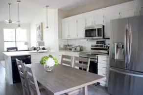 Serenity in Heart of DFW w/ PRIVATE parking & KING Bed ⭑ Min. from DFW Airport + - Image 5
