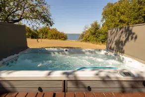Lakefront Estate With 2 Kitchens Perfect for Events & Families - Image 4