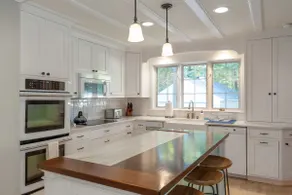 Spacious 5-bed with hot tub, 12 min to Sugarbush - Image 4