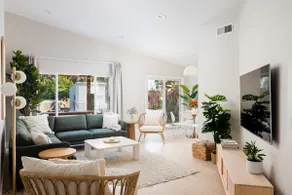 New 4 Bed Home with Spa Fire Pit & Tranquil Vibe - Image 3