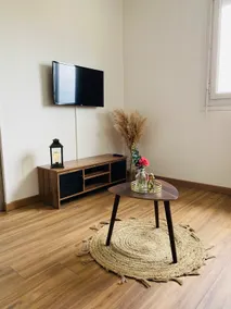 Authentic/New/Wi-Fi/Near city and high schools - Image 3
