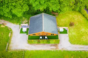 Pine lodge: Beautiful log cabin with hot tub - Image 4