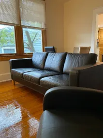 Lovely 2-bedroom 1100 sq ft Apt with free parking - Image 5