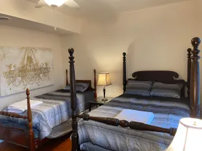 Lovely 2-bedroom 1100 sq ft Apt with free parking - Image 2