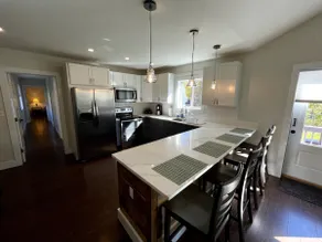 Hilltop- New Charming House, Close to everything! - Image 2