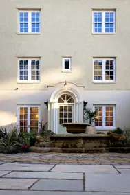 Stunning 4 bed historic townhouse in Oxfords heart - Image 2