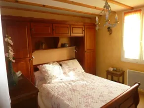 House between land and sea - Image 4
