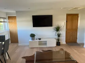 Modern, spacious 2-bedroom self-contained flat - Image 2