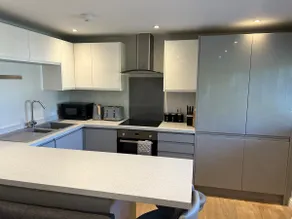Modern, spacious 2-bedroom self-contained flat - Image 5