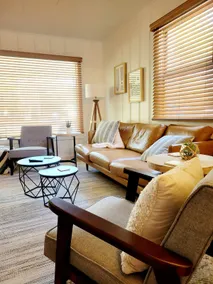 Beautiful 2BR Oasis on Maine St. - Image 4