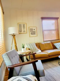 Beautiful 2BR Oasis on Maine St. - Image 3