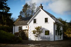 Charming riverside cottage, wood fired hot tub - Image 3