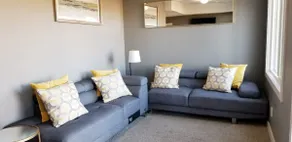 Cozy 1bedroom apartment with indoor fireplace - Image 2