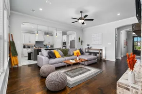 Poolside Noble House Close to Magnolia & Baylor! - Image 4