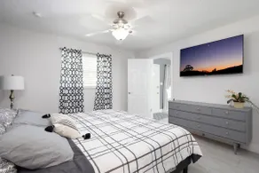Home in Melbourne with pool - Image 5