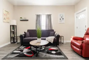 Comfy Cozy 2br home priv.parking 10min to dntwn - Image 2