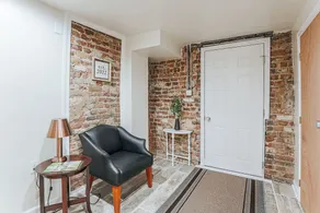 Staunton Underground-Apartment-Eigenes Badezimmer - Image 2