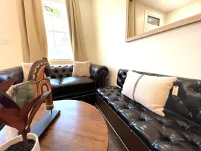 Beautifully Restored! - New Orleans Shotgun Home! - Image 2