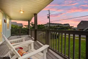 Getaway Home on Topsail Island! - Image 4