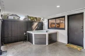 Hot Tub, Central Location, Stylish, 2BR/1BA - Image 3
