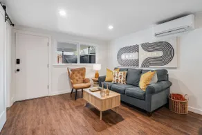 Hot Tub, Central Location, Stylish, 2BR/1BA - Image 2
